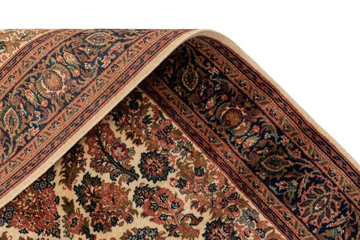 Detail image of 4' x 6' Hand Knotted Sarough Wool Rug