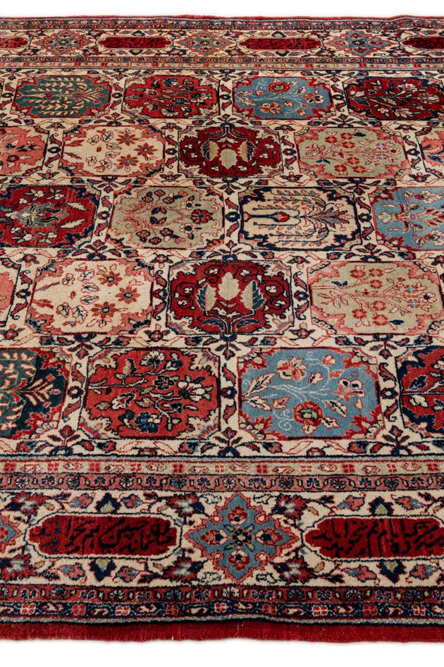 Detail image of 7' 2 x 10' 4 Hand Knotted Sarough Persian Wool Rug