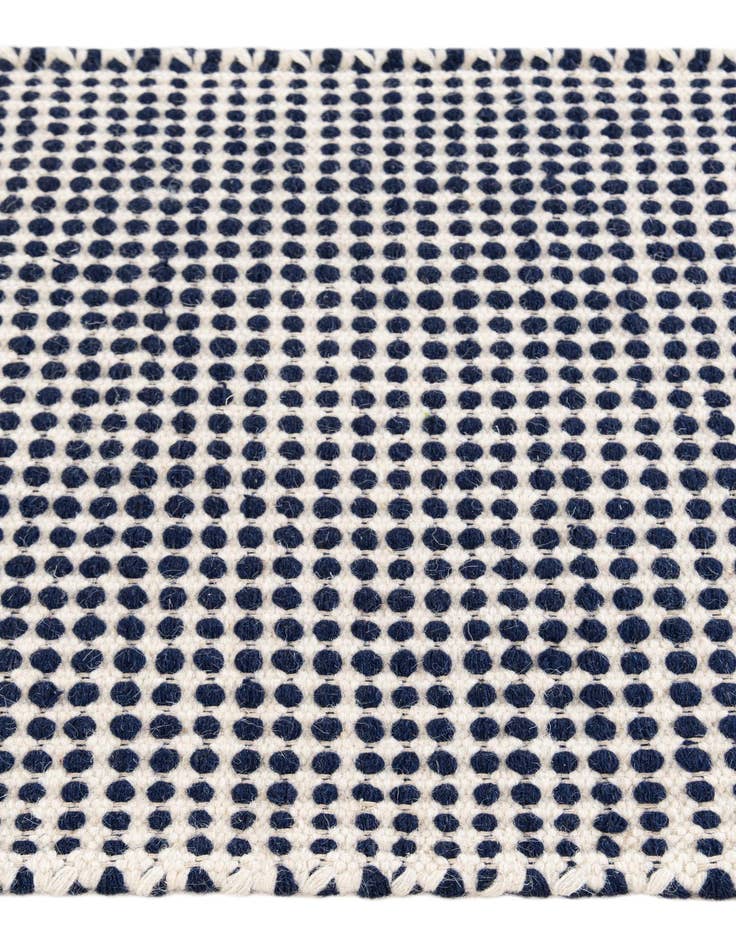 Detail image of 2' 1 x 3'  Hand Woven Seaside Pearl Jute Rug