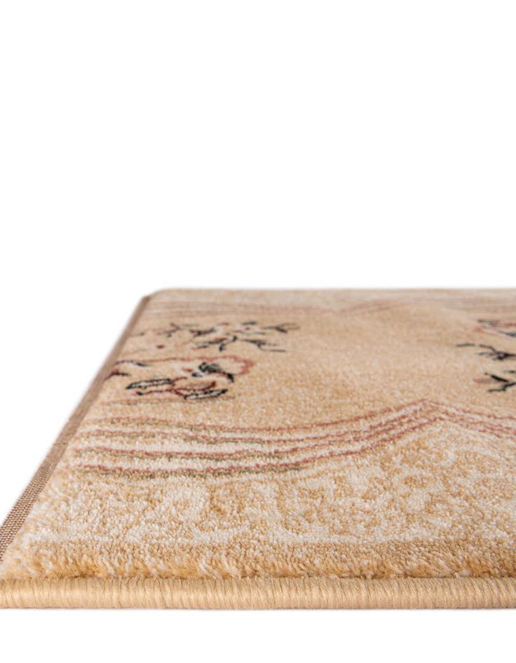 Detail image of 2' 8 x 101' Shahmir Rug