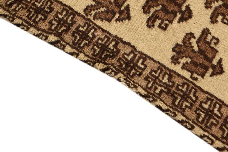 Detail image of 2' 8 x 4' 1 Hand Knotted Shiraz-Lori Persian Wool Rug