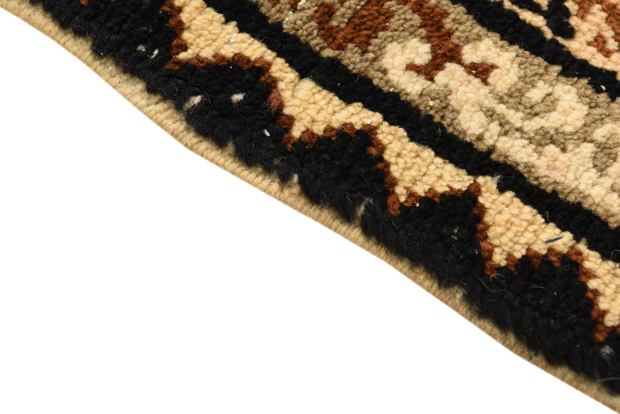 4' 10 x 8' Hand Knotted Shiraz Persian Wool Rug