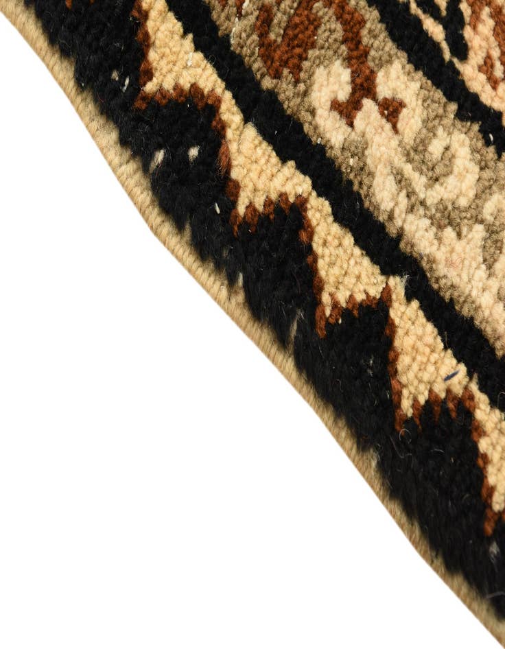 Detail image of 4' 10 x 8' Hand Knotted Shiraz Persian Wool Rug