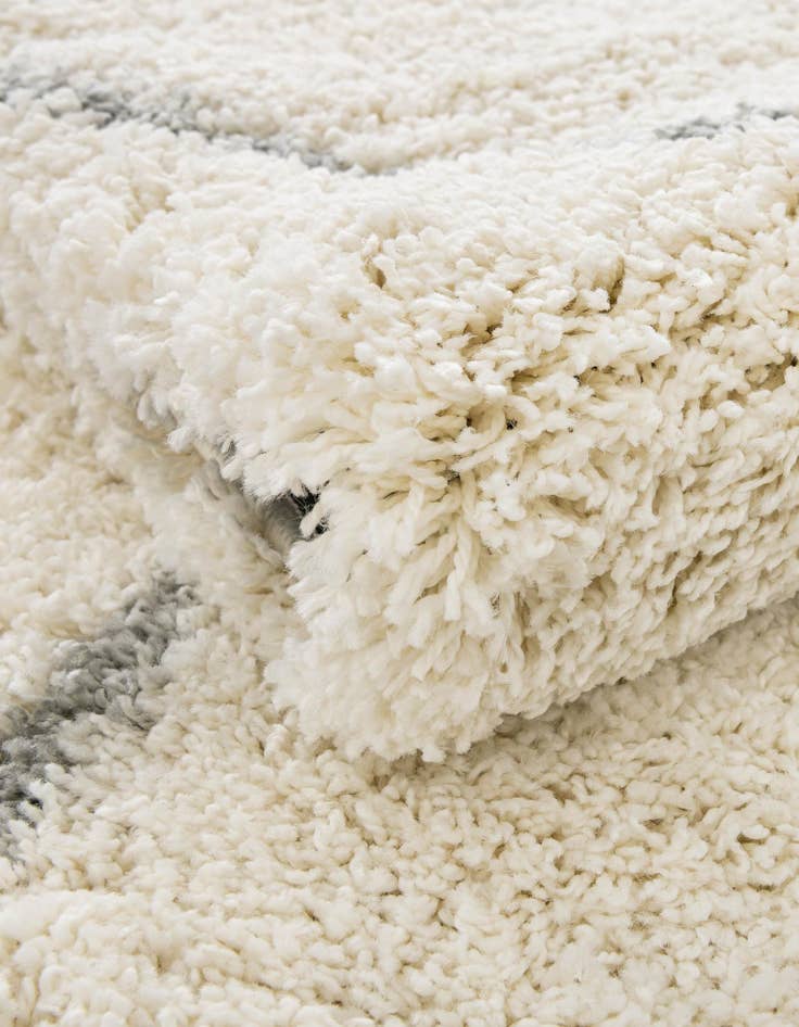 Detail image of 9' x 12' Soft Touch Shag Rug