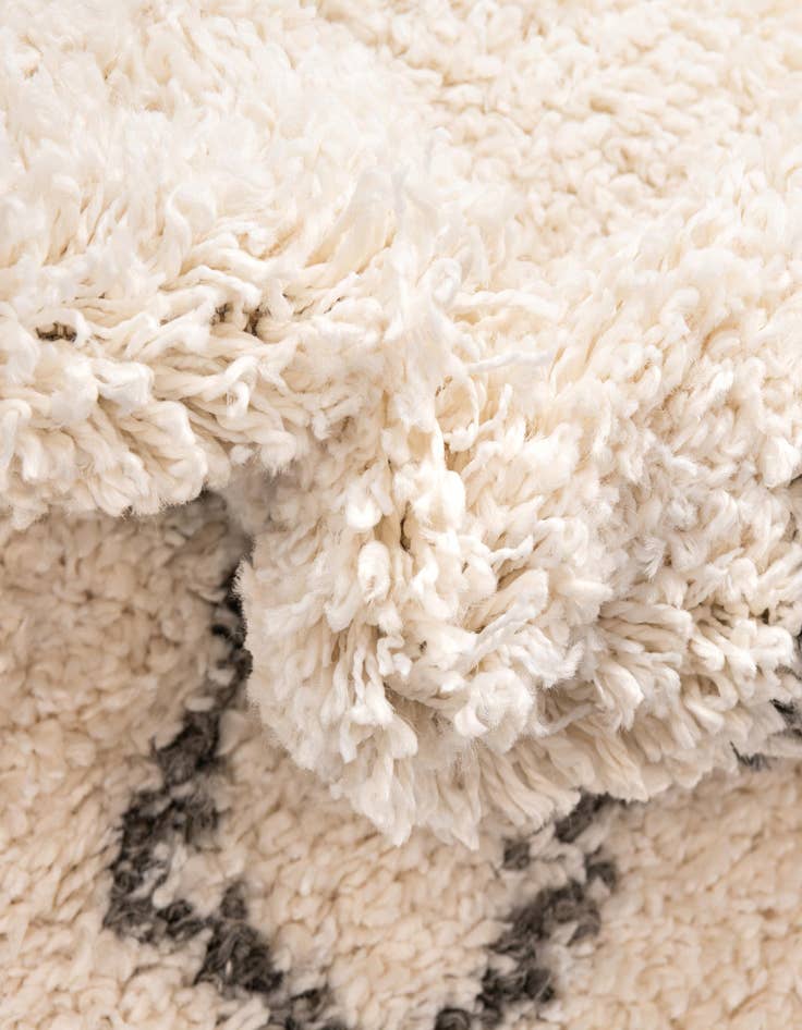 Detail image of 7' 9 x 10' Soft Touch Shag Rug