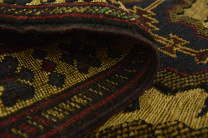 2' 8 x 4' 3 Hand Knotted Sumak Wool Rug