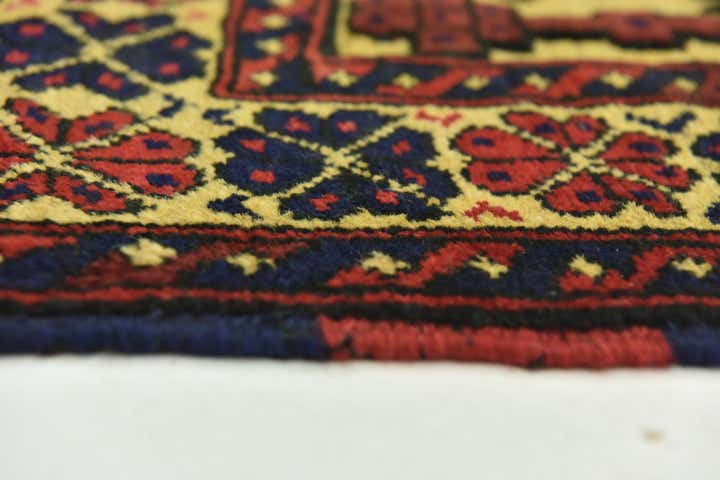 2' 8 x 4' 10 Hand Knotted Sumak Wool Rug