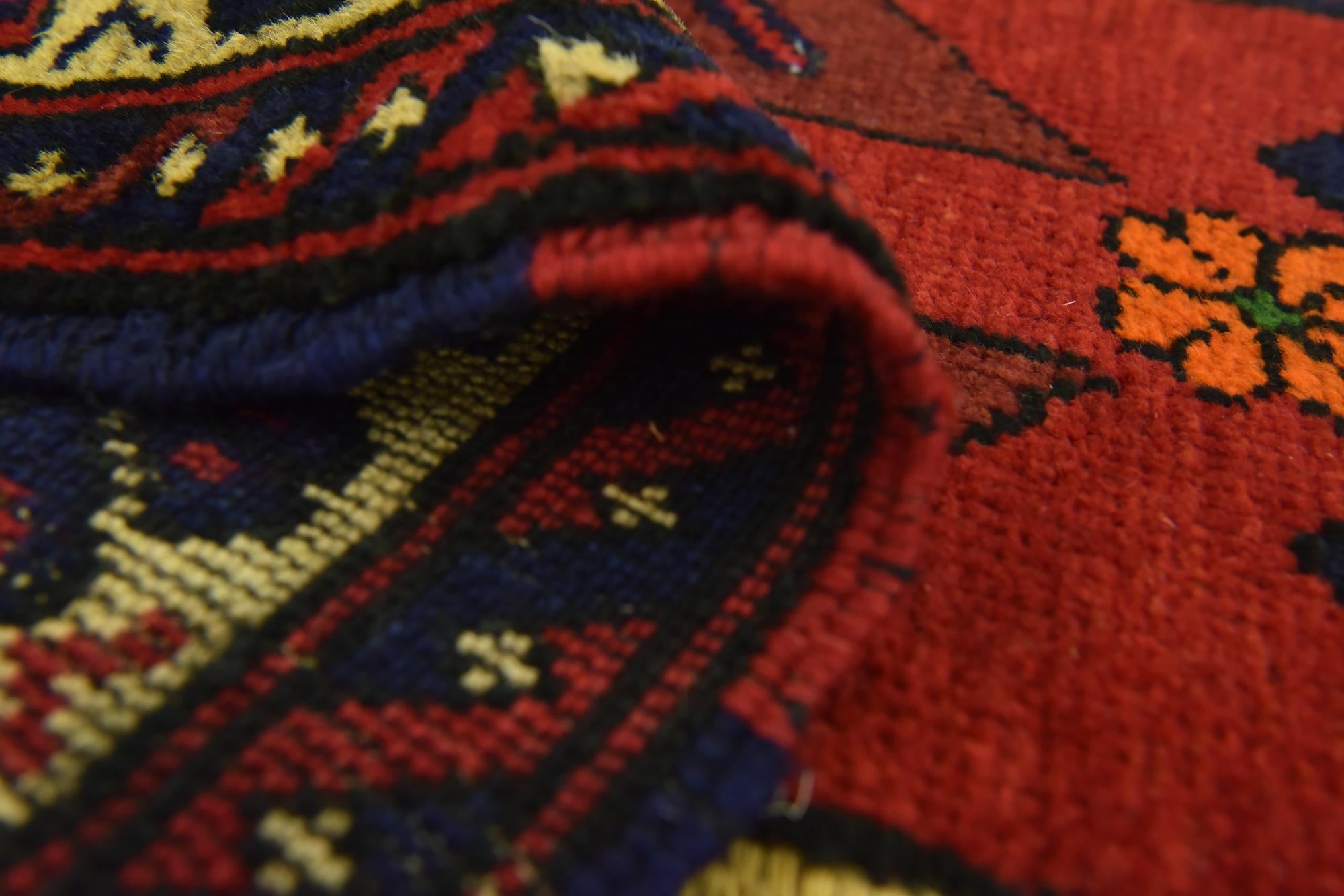 2' 8 x 4' 10 Hand Knotted Sumak Wool Rug
