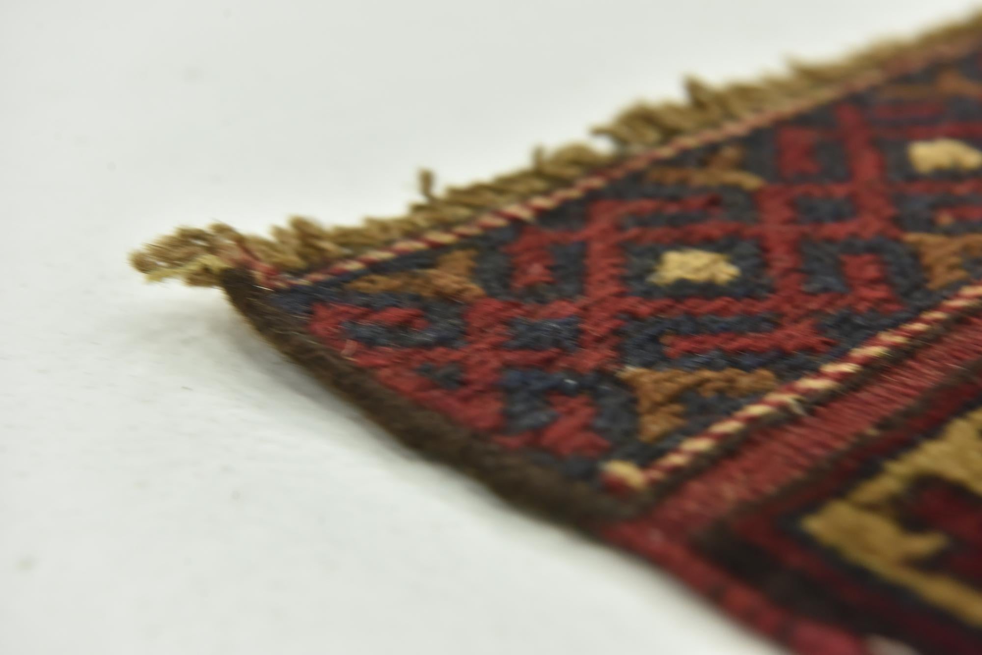 2' 10 x 4' 6 Hand Knotted Sumak Wool Rug