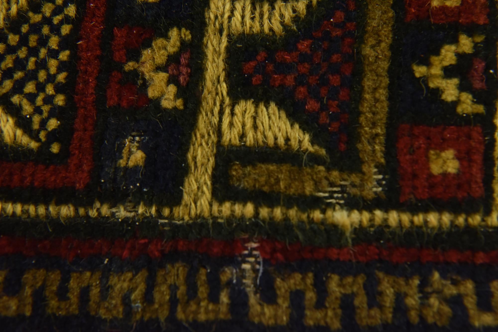 2' 10 x 5' Hand Knotted Sumak Wool Rug