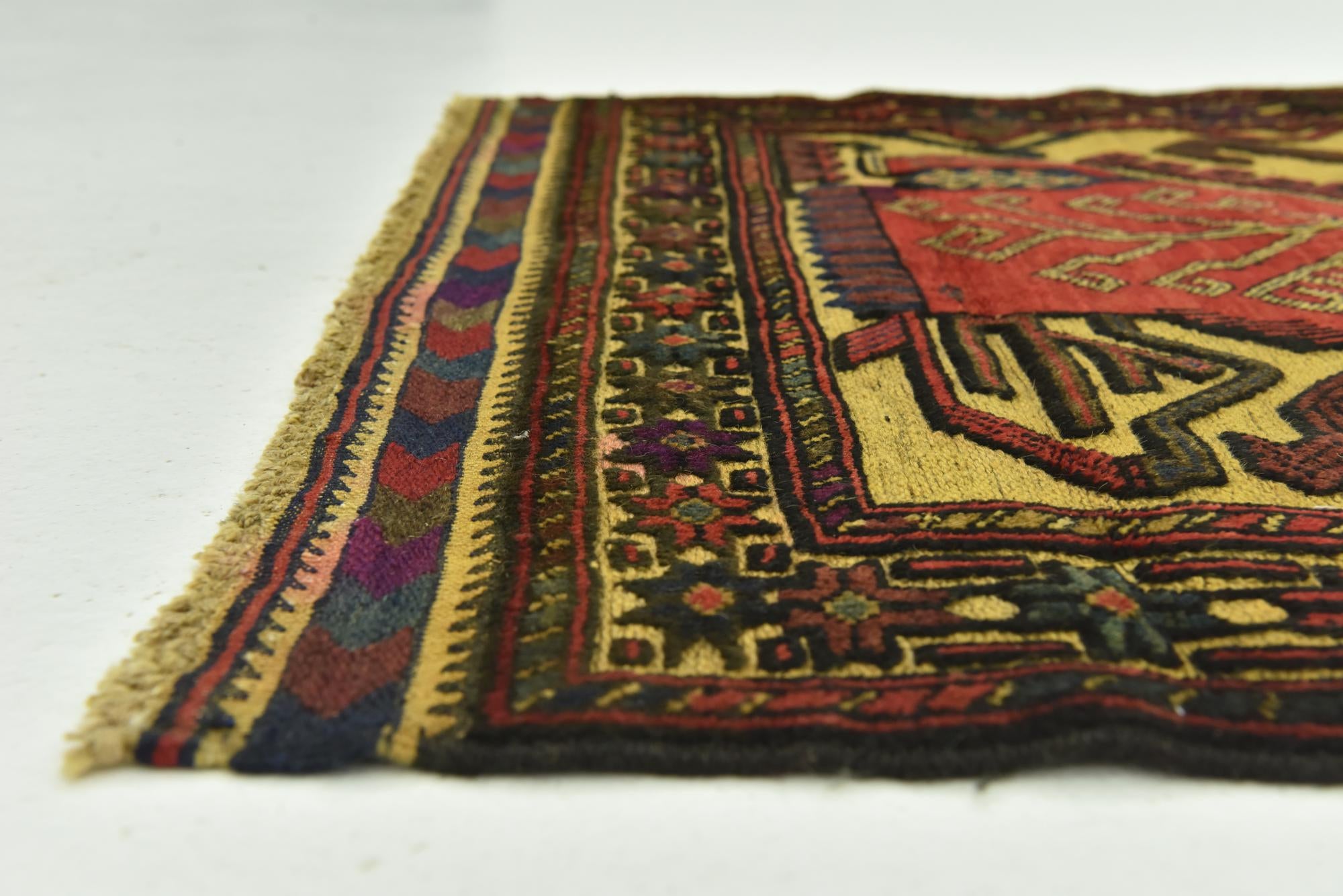 2' 10 x 4' 6 Hand Knotted Sumak Wool Rug