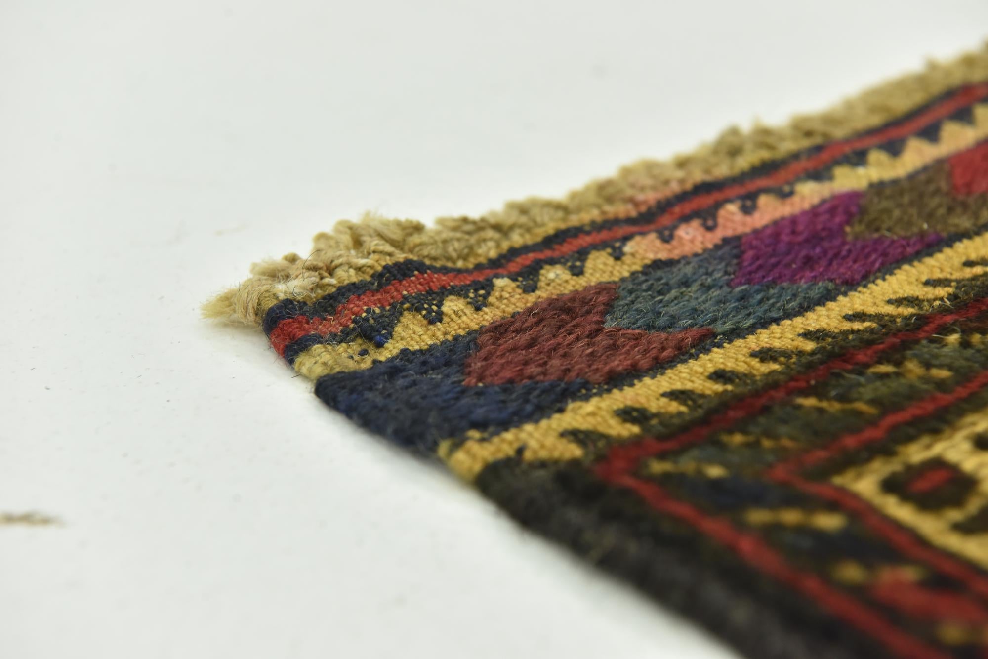 2' 10 x 4' 6 Hand Knotted Sumak Wool Rug