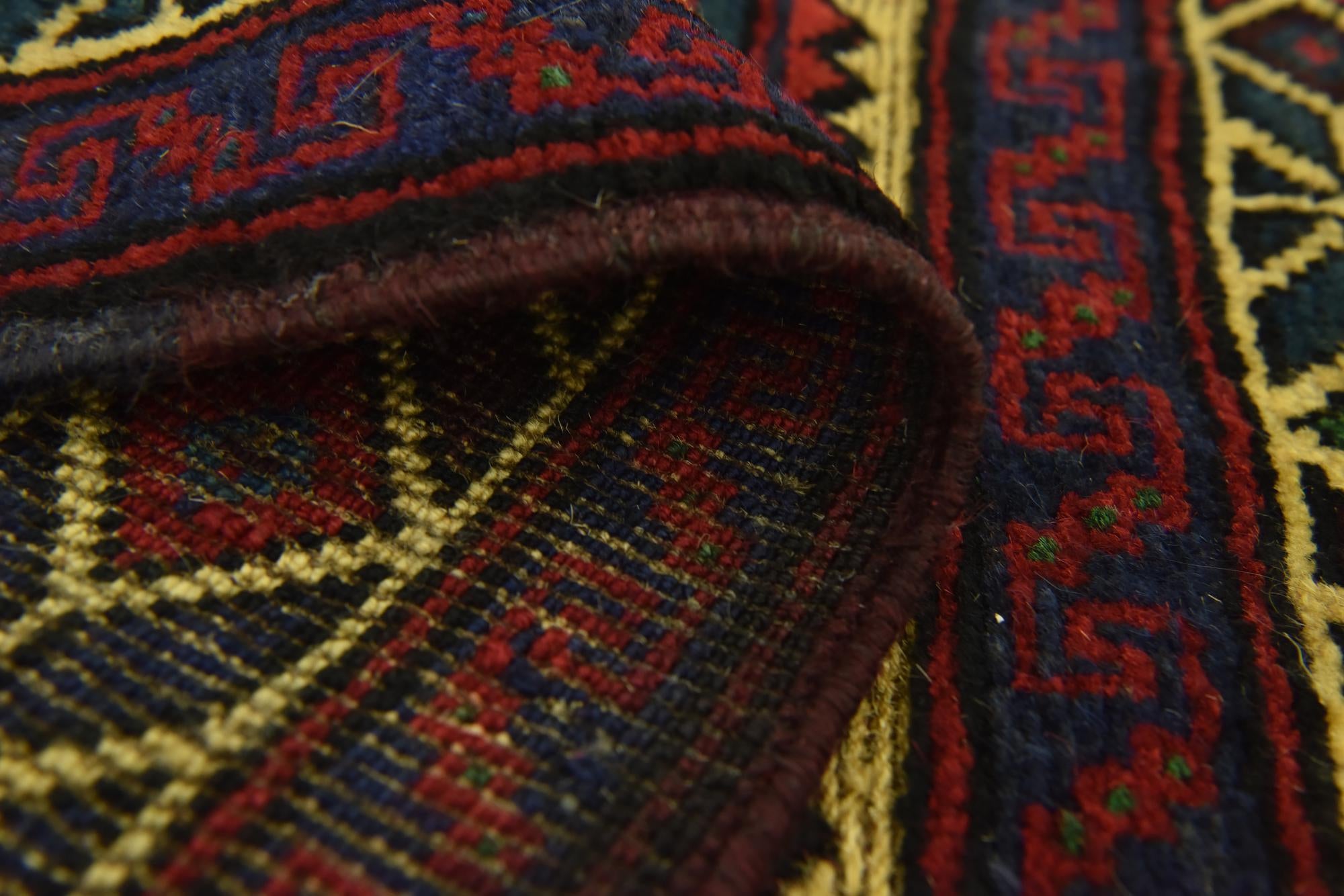 2' 7 x 4' 5 Hand Knotted Sumak Wool Rug