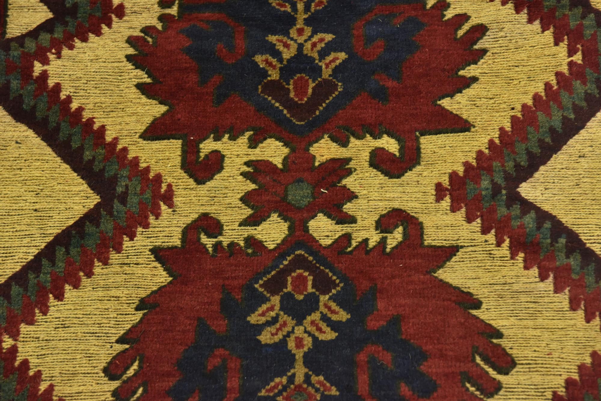 2' 10 x 4' 5 Hand Knotted Sumak Wool Rug