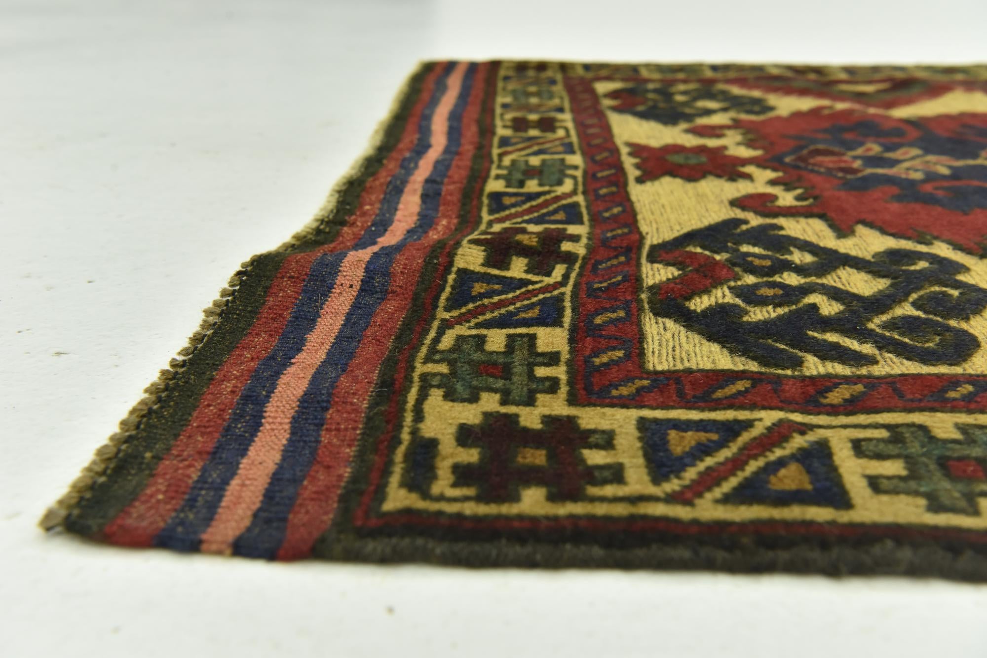 2' 10 x 4' 5 Hand Knotted Sumak Wool Rug
