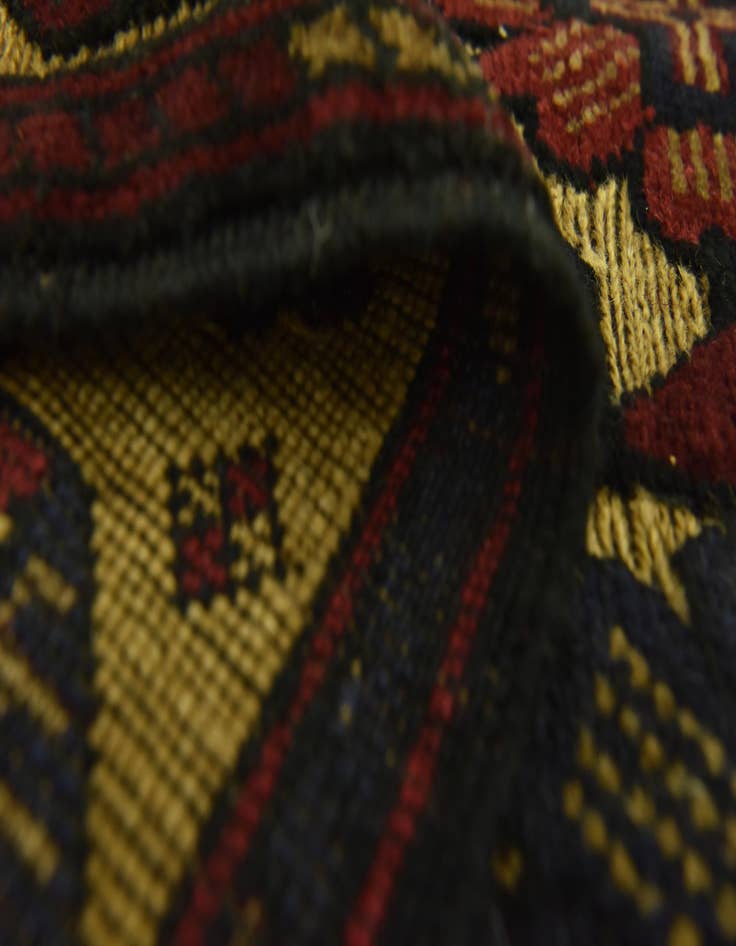 Detail image of 3' x 4' 5 Hand Knotted Sumak Wool Rug