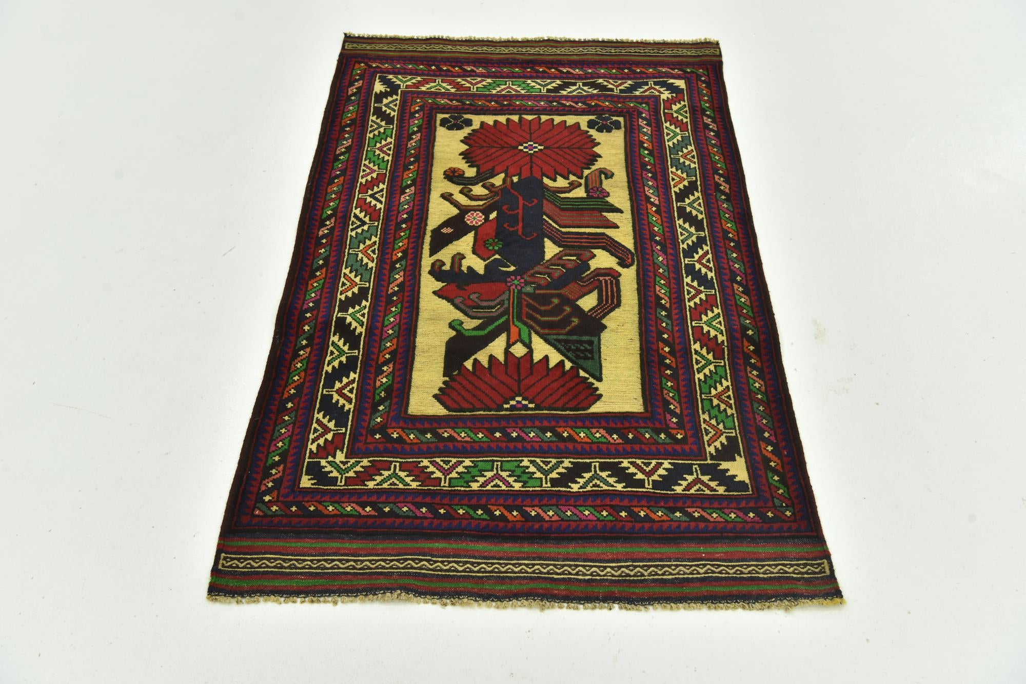 2' 10 x 4' 9 Hand Knotted Sumak Wool Rug