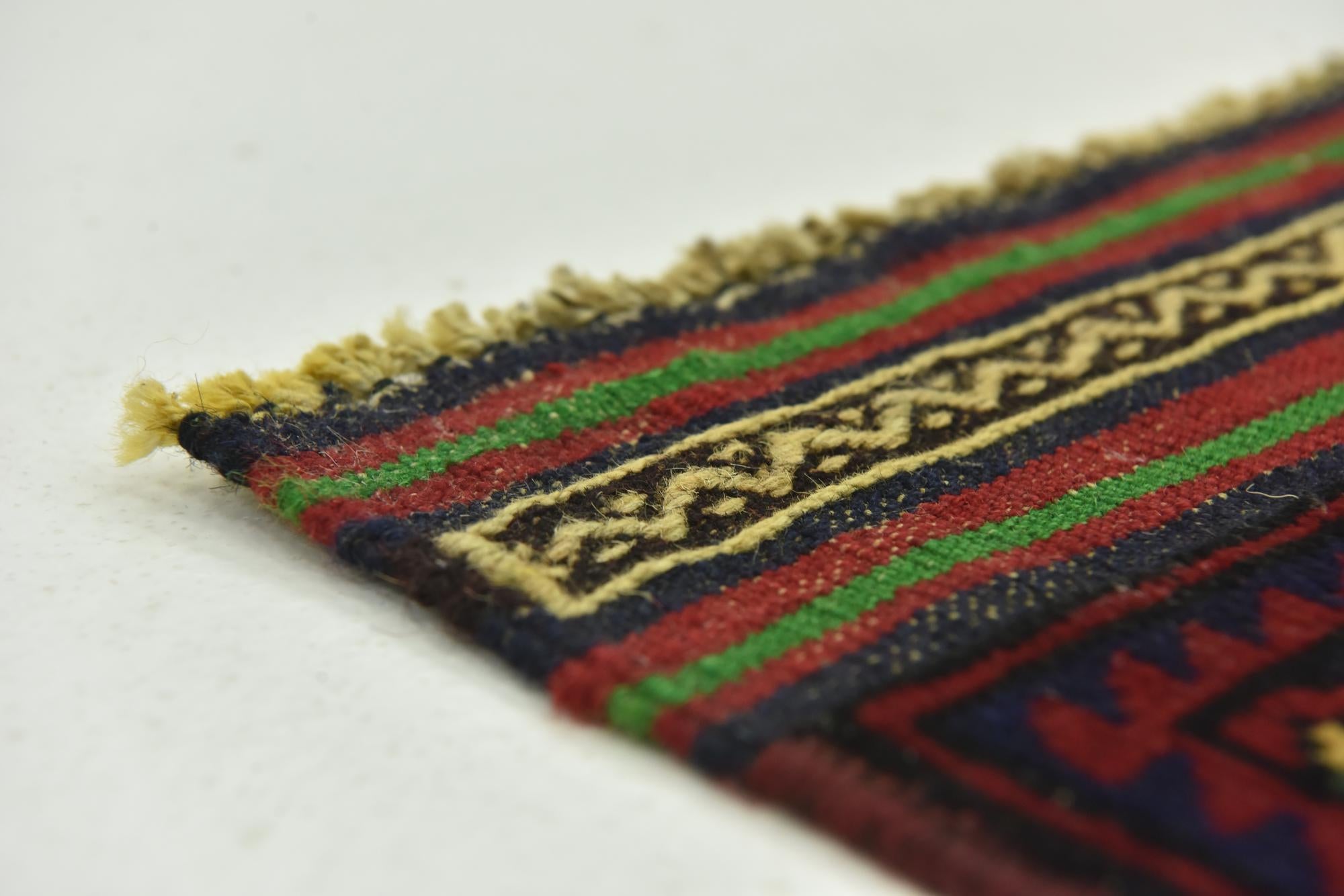 2' 10 x 4' 9 Hand Knotted Sumak Wool Rug