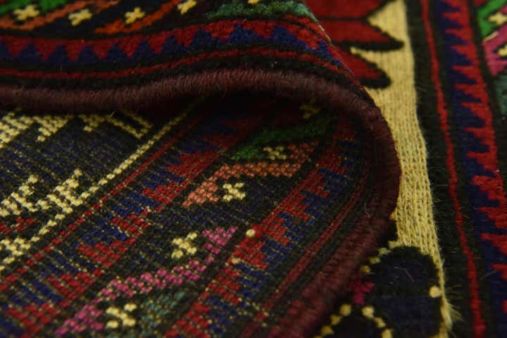 2' 10 x 4' 9 Hand Knotted Sumak Wool Rug