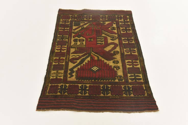Detail image of 3' x 4' 10 Hand Knotted Sumak Wool Rug