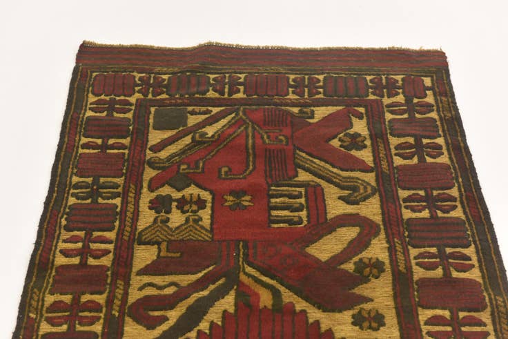 Detail image of 3' x 4' 10 Hand Knotted Sumak Wool Rug
