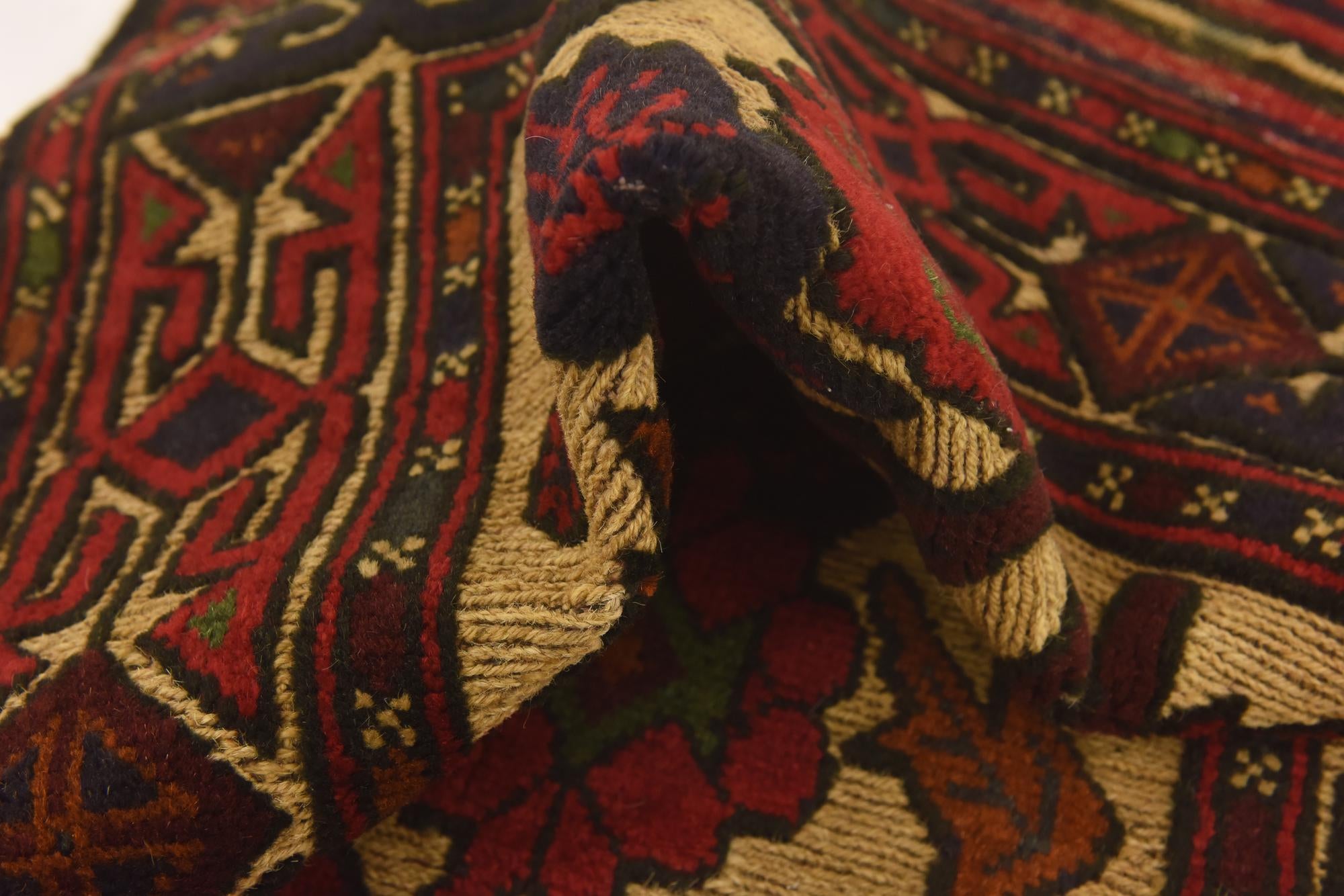 2' 10 x 4' 9 Hand Knotted Sumak Wool Rug