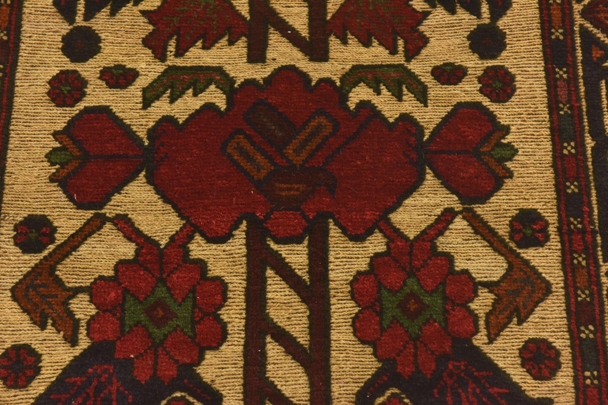 2' 10 x 4' 9 Hand Knotted Sumak Wool Rug