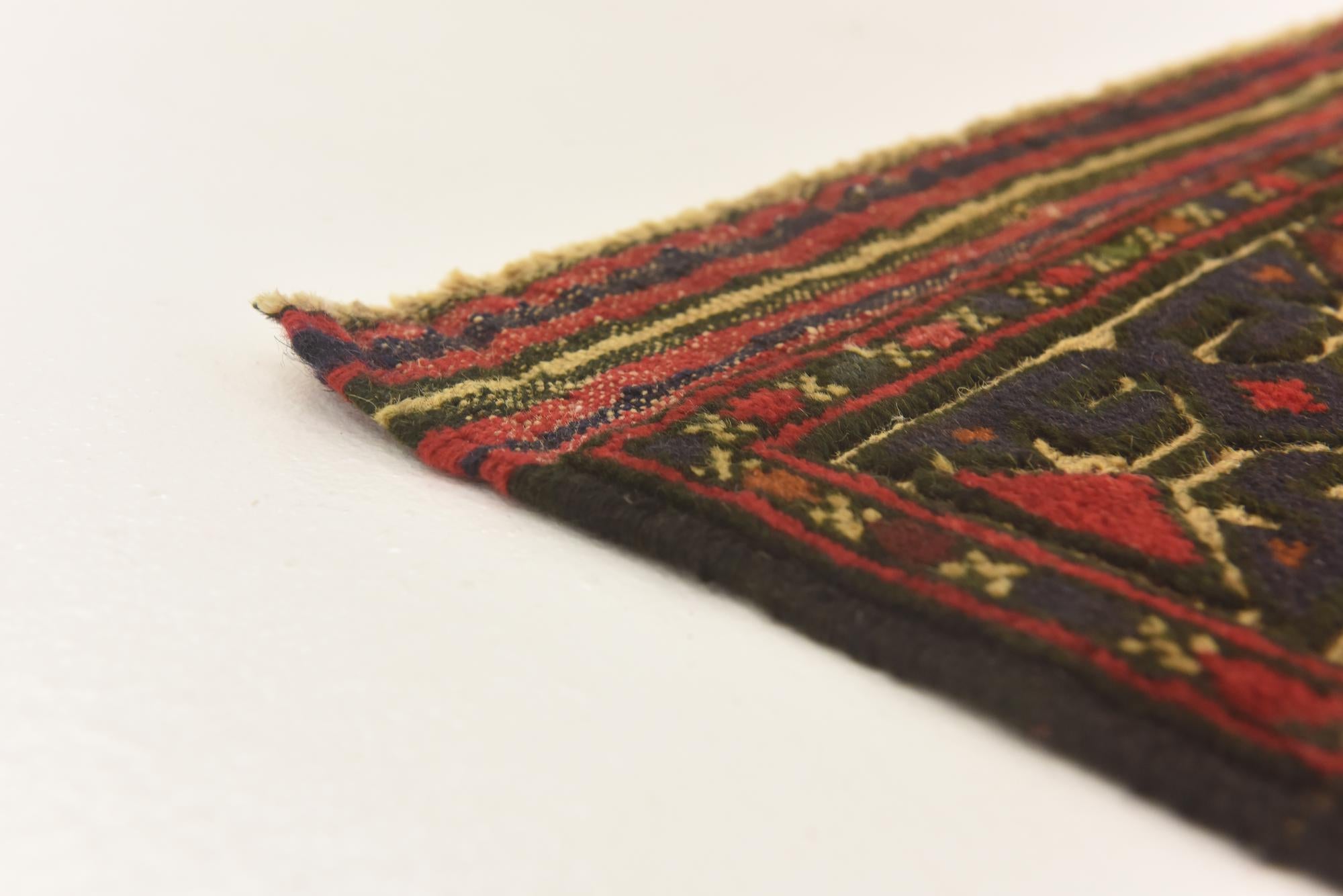 2' 10 x 4' 9 Hand Knotted Sumak Wool Rug