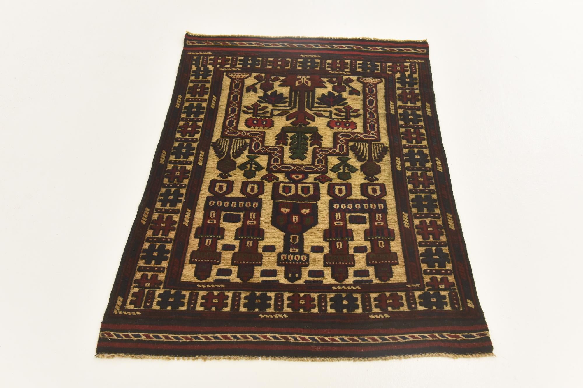2' 10 x 4' Hand Knotted Sumak Wool Rug