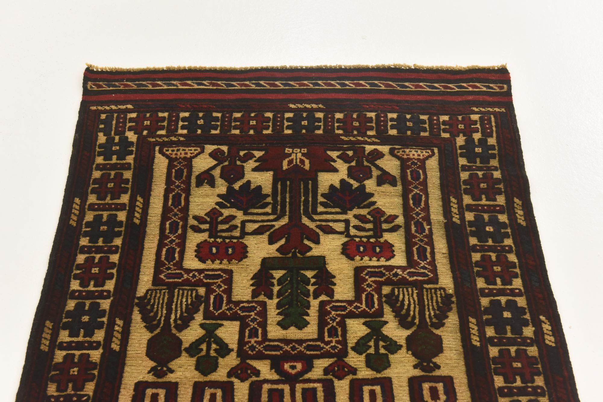 2' 10 x 4' Hand Knotted Sumak Wool Rug