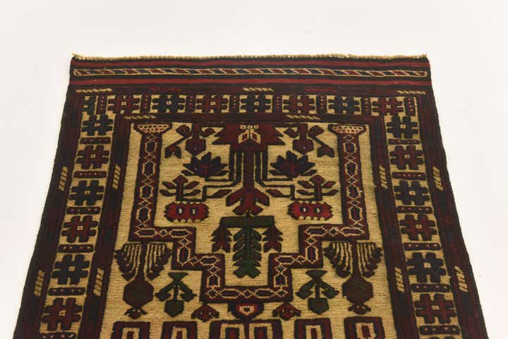 2' 10 x 4' Hand Knotted Sumak Wool Rug