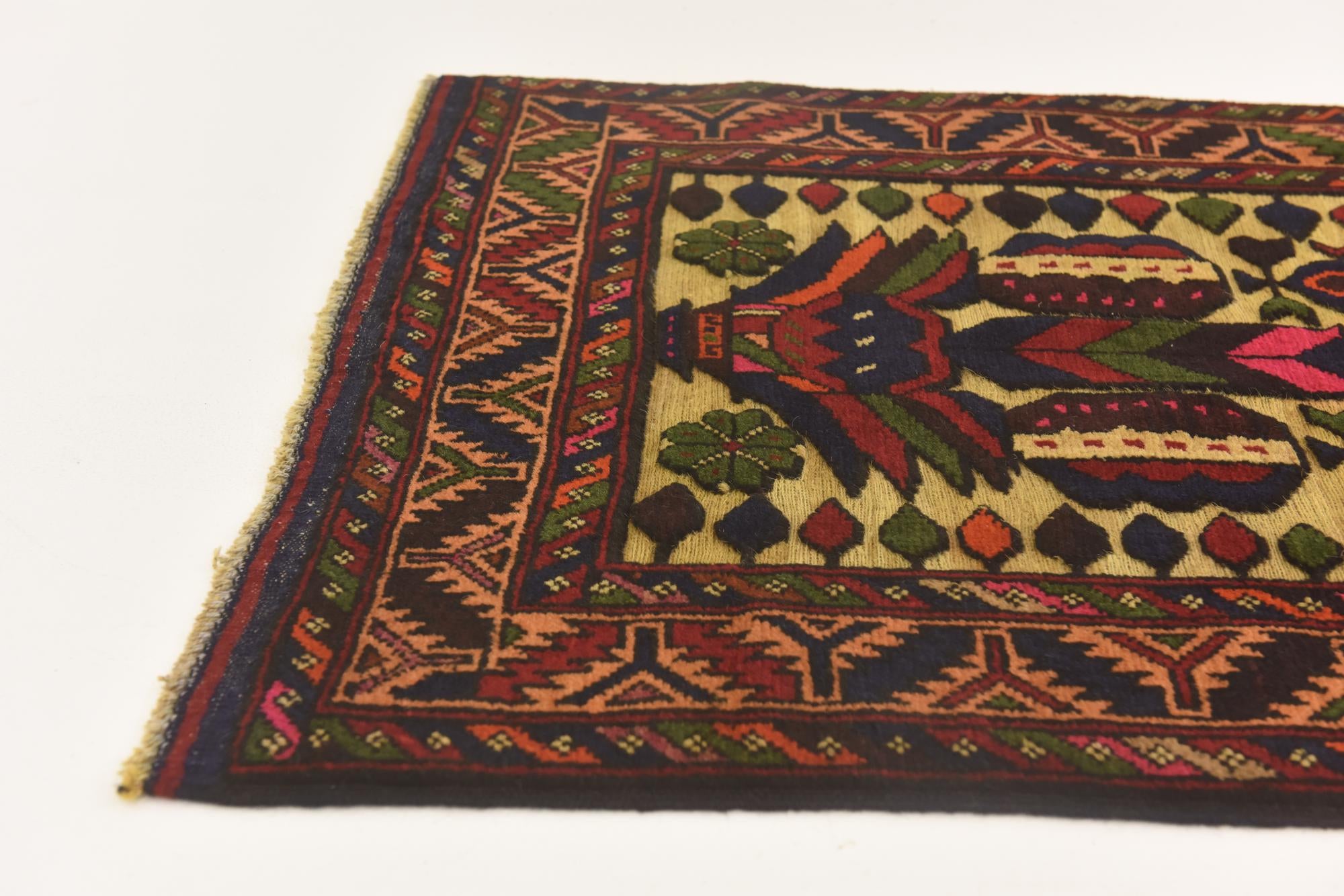 2' 6 x 4' 6 Hand Knotted Sumak Wool Rug