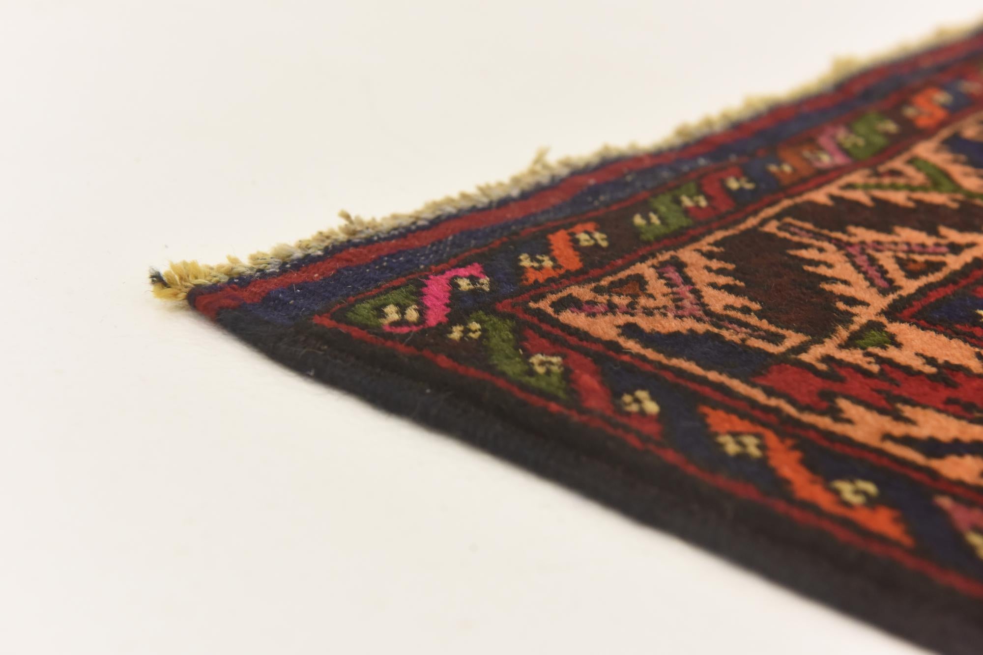 2' 6 x 4' 6 Hand Knotted Sumak Wool Rug