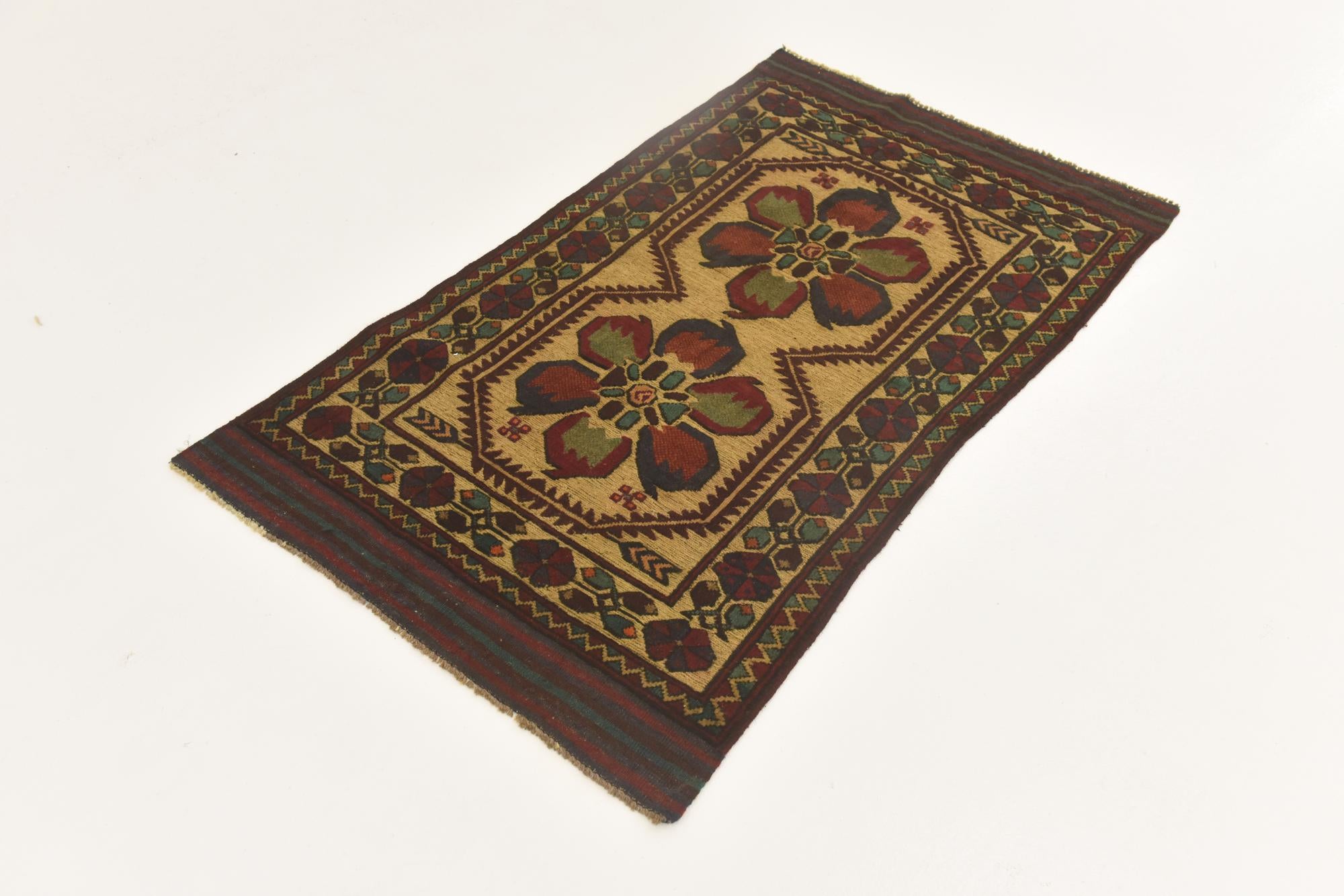 3' x 4' 10 Hand Knotted Sumak Wool Rug