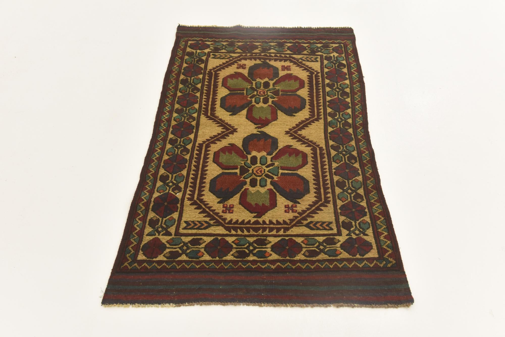 3' x 4' 10 Hand Knotted Sumak Wool Rug
