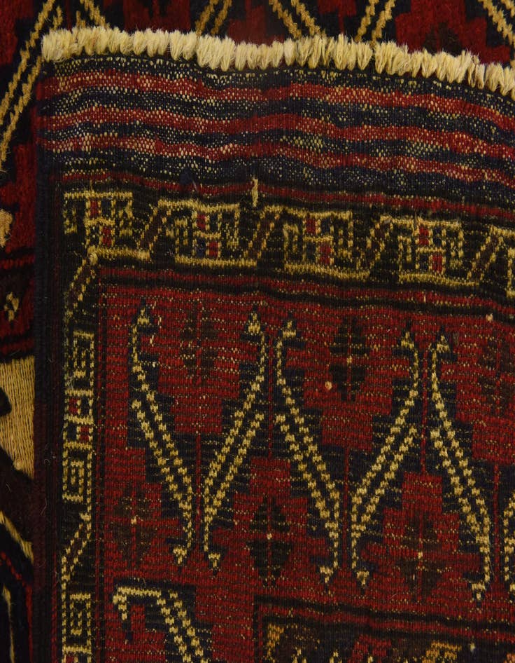 Detail image of 3' x 4' 7  Hand Knotted Sumak Wool Rug