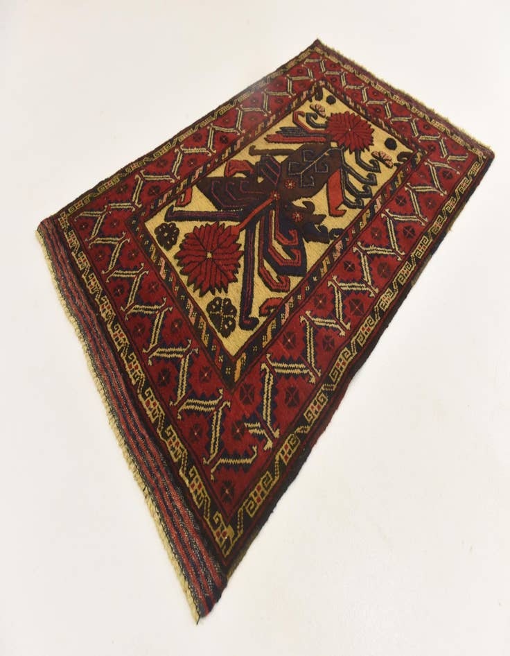 Detail image of 3' x 4' 7  Hand Knotted Sumak Wool Rug