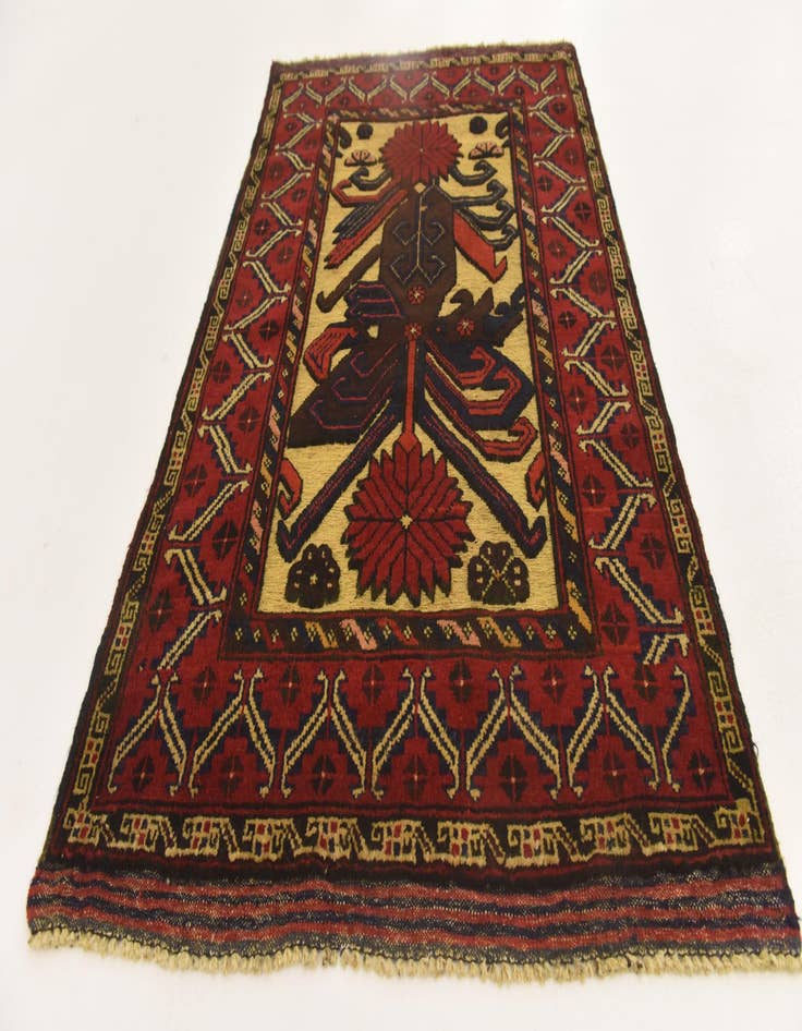 Detail image of 3' x 4' 7  Hand Knotted Sumak Wool Rug