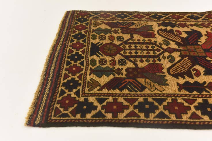 Detail image of 2' 9 x 4' 8 Hand Knotted Sumak Wool Rug