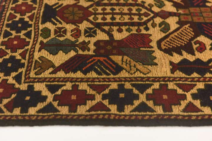 2' 9 x 4' 8 Hand Knotted Sumak Wool Rug