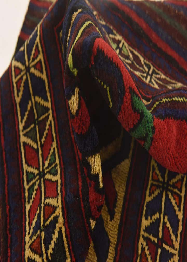 2' 9 x 4' 6 Hand Knotted Sumak Wool Rug