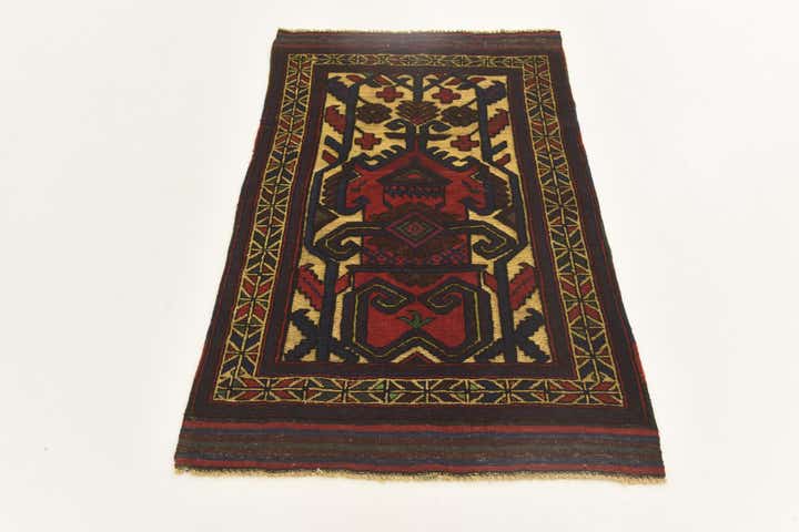 2' 9 x 4' 6 Hand Knotted Sumak Wool Rug