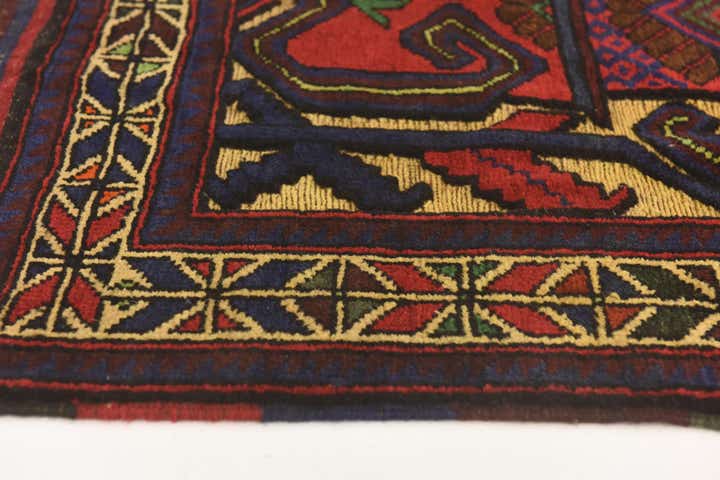 2' 9 x 4' 6 Hand Knotted Sumak Wool Rug