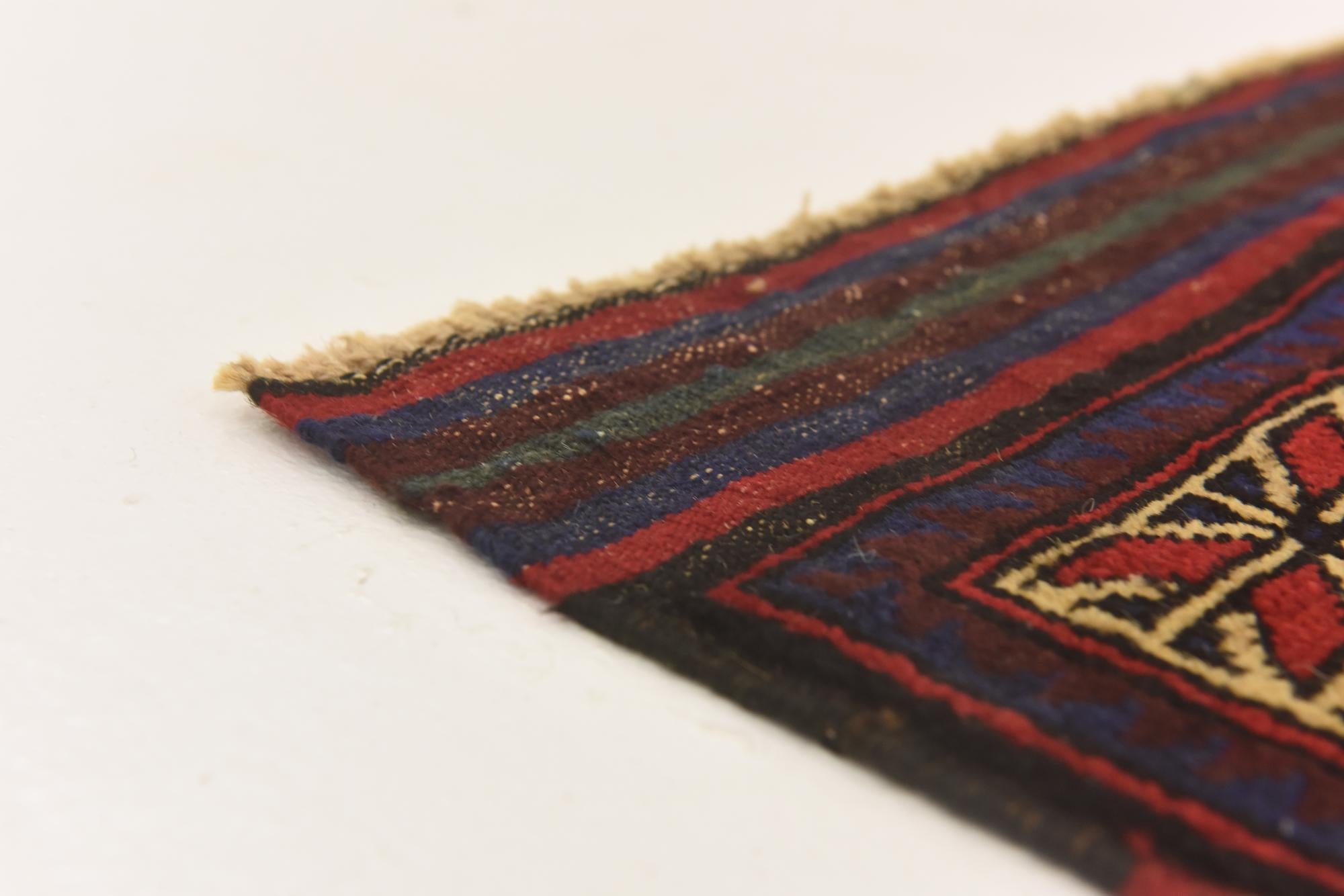 2' 9 x 4' 6 Hand Knotted Sumak Wool Rug