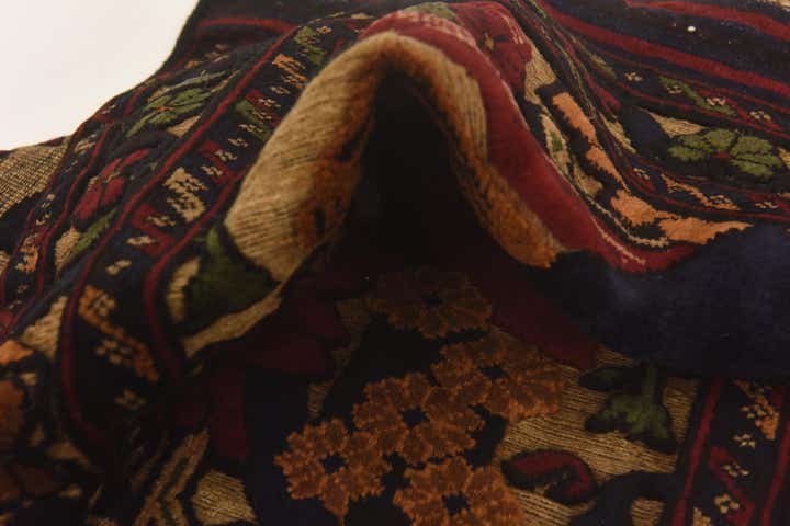 2' 10 x 4' 4 Hand Knotted Sumak Wool Rug