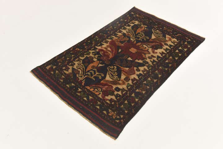 2' 10 x 4' 4 Hand Knotted Sumak Wool Rug