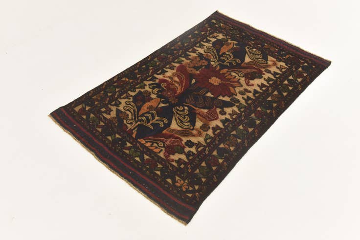 Detail image of 2' 10 x 4' 4 Hand Knotted Sumak Wool Rug
