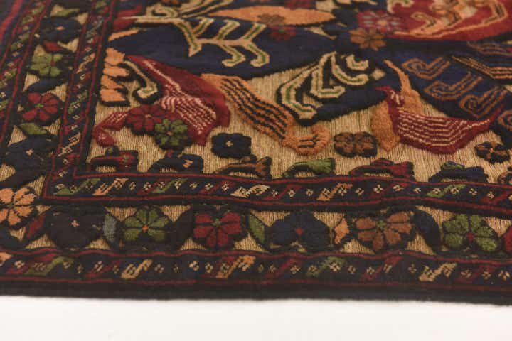 2' 10 x 4' 4 Hand Knotted Sumak Wool Rug