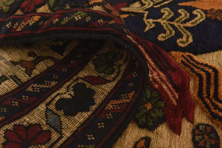 2' 10 x 4' 4 Hand Knotted Sumak Wool Rug