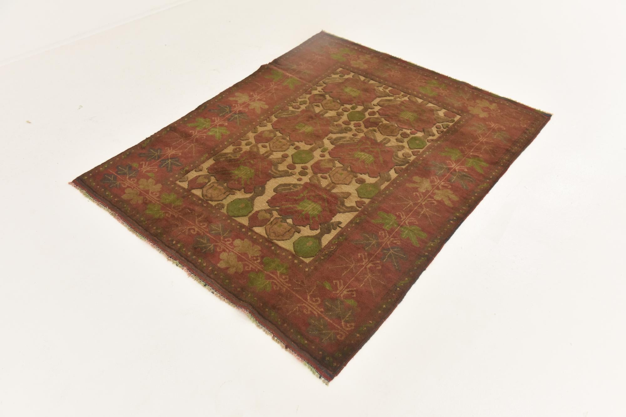 3' 11 x 5' 1 Hand Knotted Sumak Wool Rug